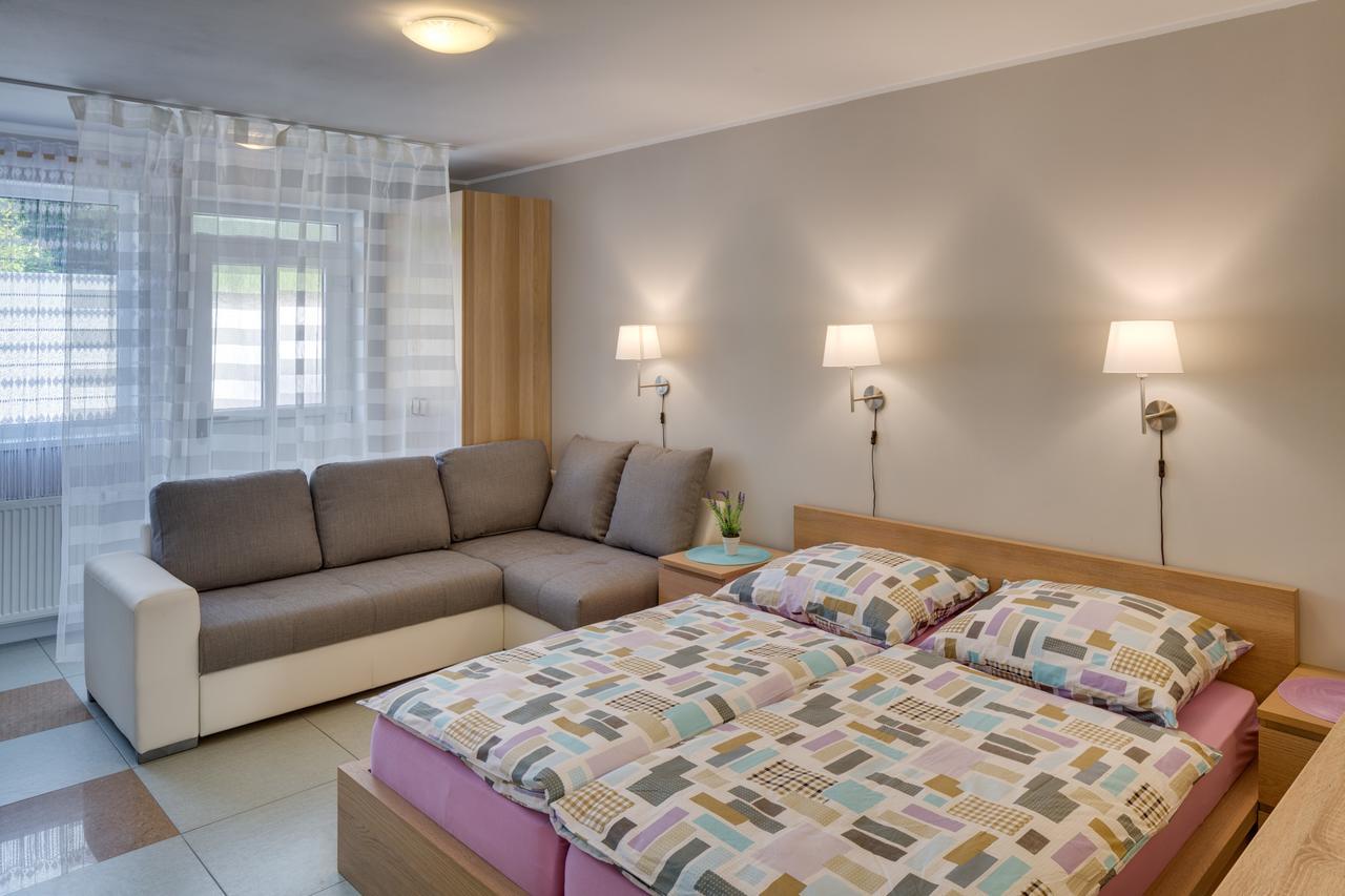 Apartements Studio 964 Líbeznice Exterior foto
